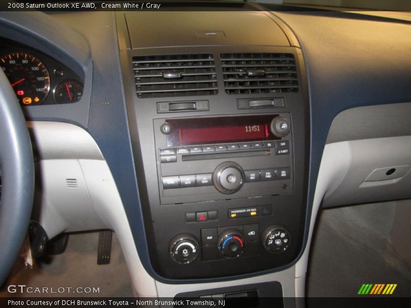 Cream White / Gray 2008 Saturn Outlook XE AWD