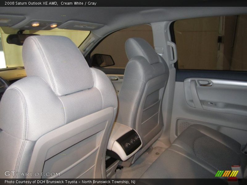 Cream White / Gray 2008 Saturn Outlook XE AWD
