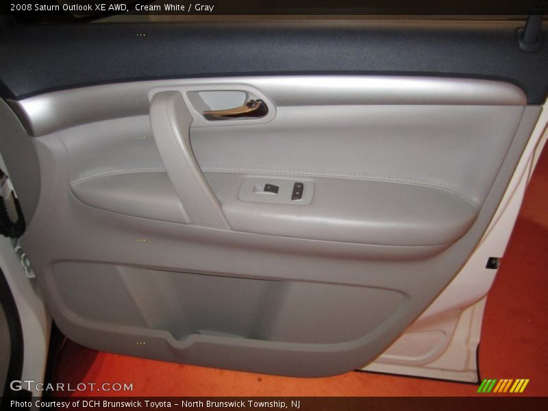 Cream White / Gray 2008 Saturn Outlook XE AWD