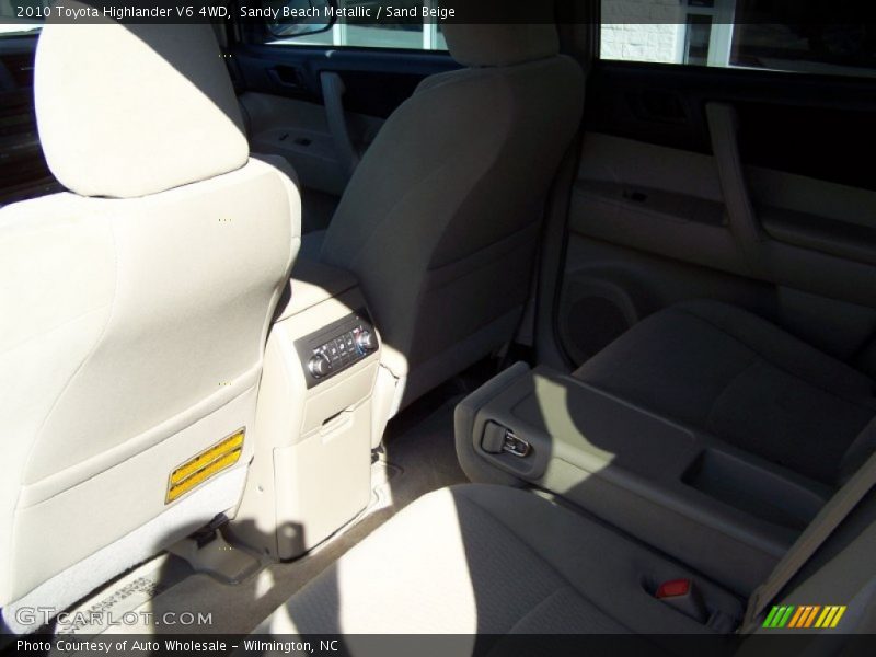 Sandy Beach Metallic / Sand Beige 2010 Toyota Highlander V6 4WD