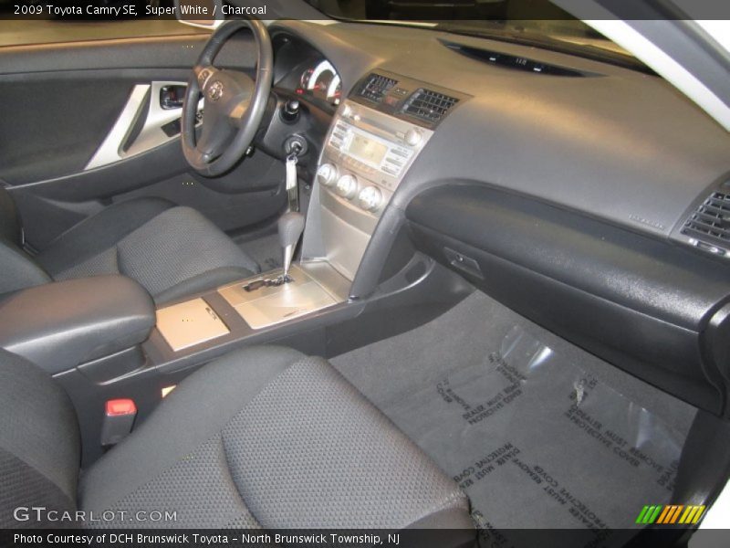 Super White / Charcoal 2009 Toyota Camry SE