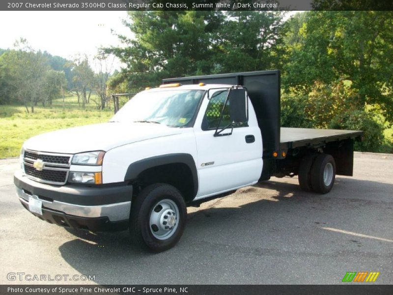 Summit White / Dark Charcoal 2007 Chevrolet Silverado 3500HD Classic Regular Cab Chassis