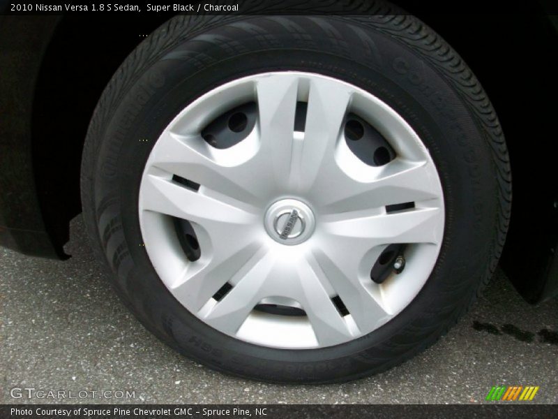 Super Black / Charcoal 2010 Nissan Versa 1.8 S Sedan