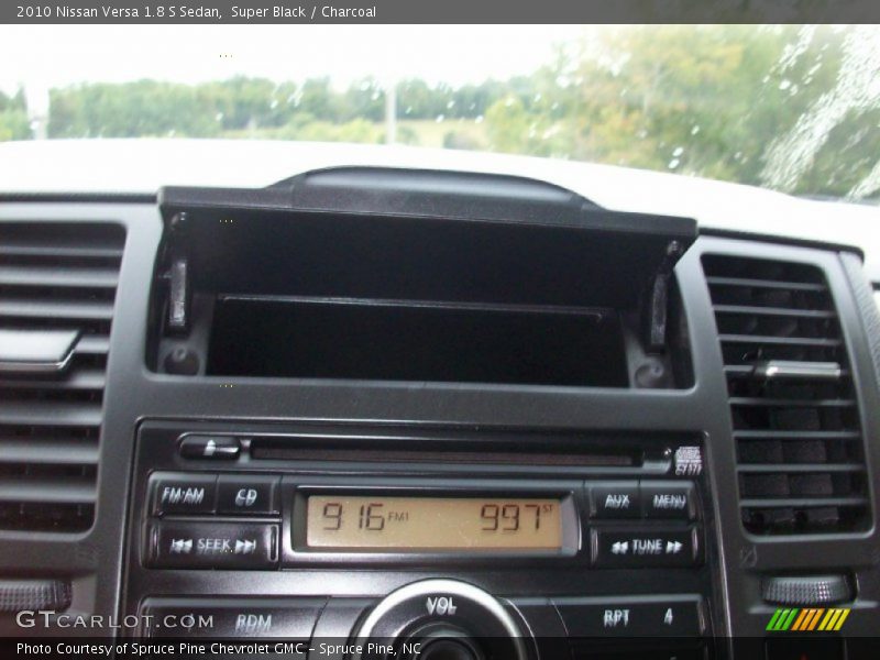 Super Black / Charcoal 2010 Nissan Versa 1.8 S Sedan