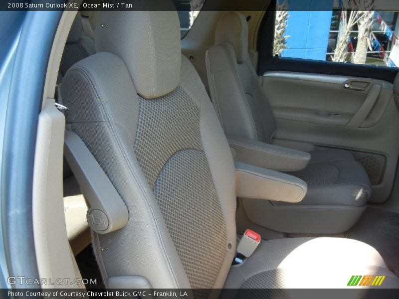 Ocean Mist / Tan 2008 Saturn Outlook XE