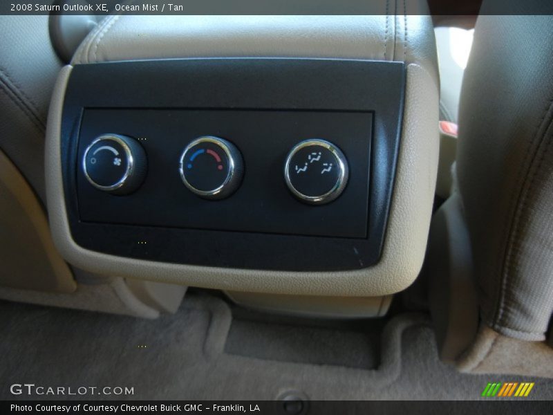 Ocean Mist / Tan 2008 Saturn Outlook XE