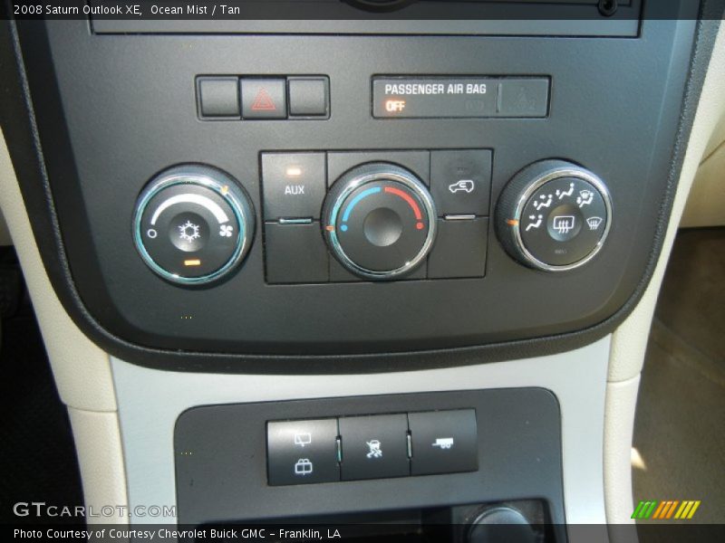 Ocean Mist / Tan 2008 Saturn Outlook XE