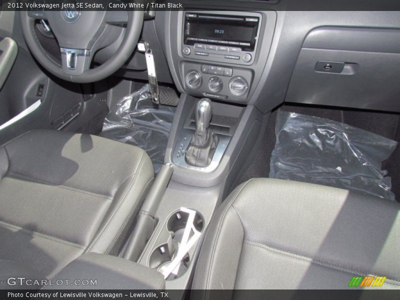 Candy White / Titan Black 2012 Volkswagen Jetta SE Sedan