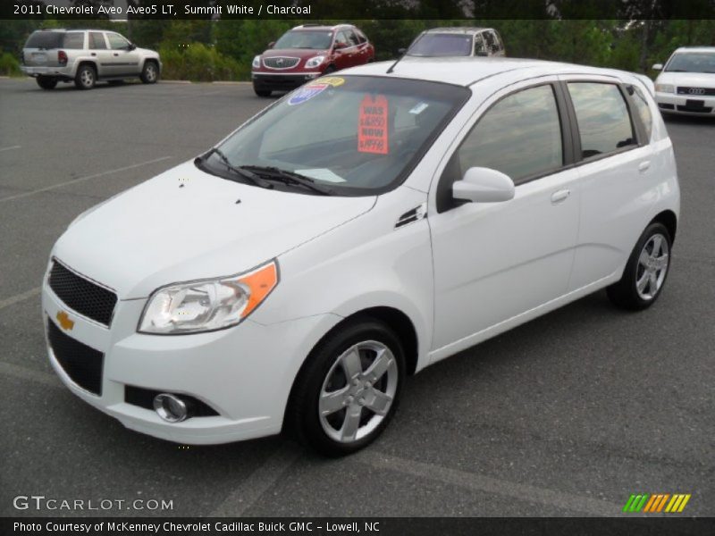 Front 3/4 View of 2011 Aveo Aveo5 LT