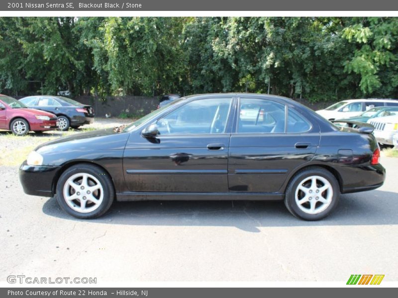 Blackout Black / Stone 2001 Nissan Sentra SE