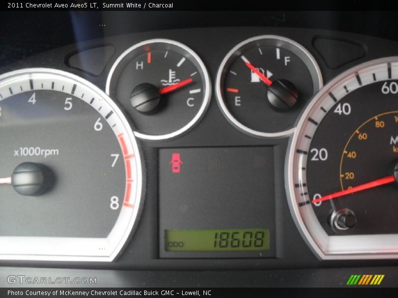 Summit White / Charcoal 2011 Chevrolet Aveo Aveo5 LT