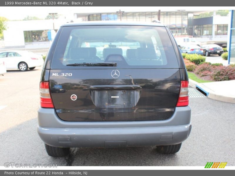 Black / Grey 1999 Mercedes-Benz ML 320 4Matic