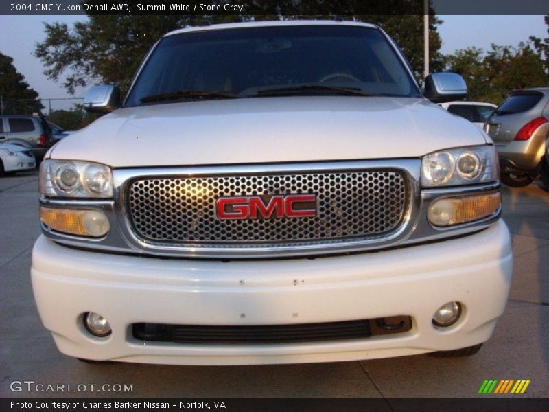 Summit White / Stone Gray 2004 GMC Yukon Denali AWD