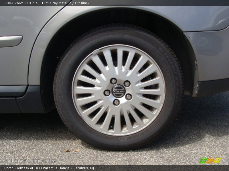 Flint Gray Metallic / Off Black 2004 Volvo S40 2.4i