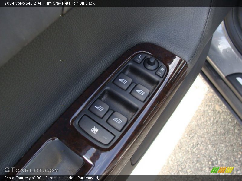 Flint Gray Metallic / Off Black 2004 Volvo S40 2.4i