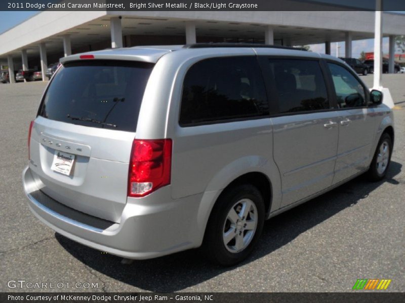 Bright Silver Metallic / Black/Light Graystone 2011 Dodge Grand Caravan Mainstreet