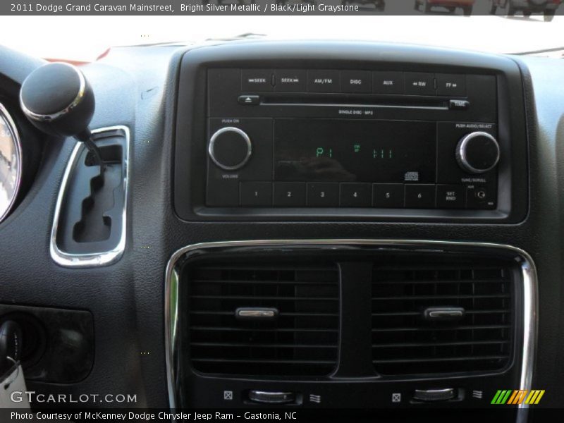 Bright Silver Metallic / Black/Light Graystone 2011 Dodge Grand Caravan Mainstreet