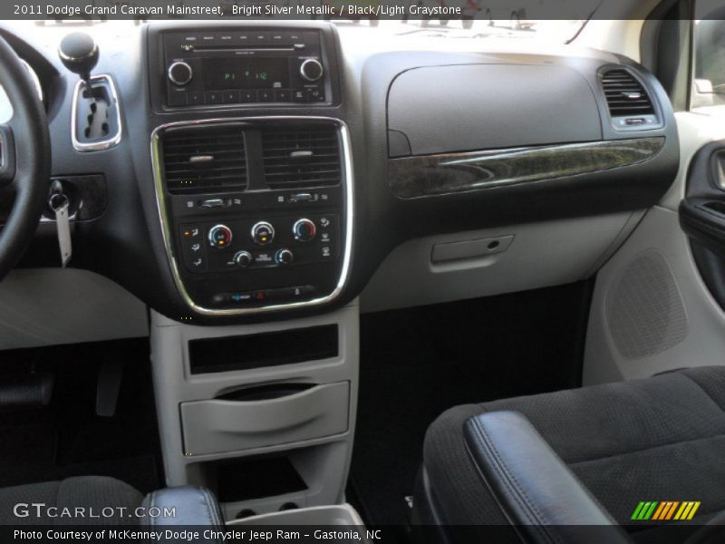 Bright Silver Metallic / Black/Light Graystone 2011 Dodge Grand Caravan Mainstreet