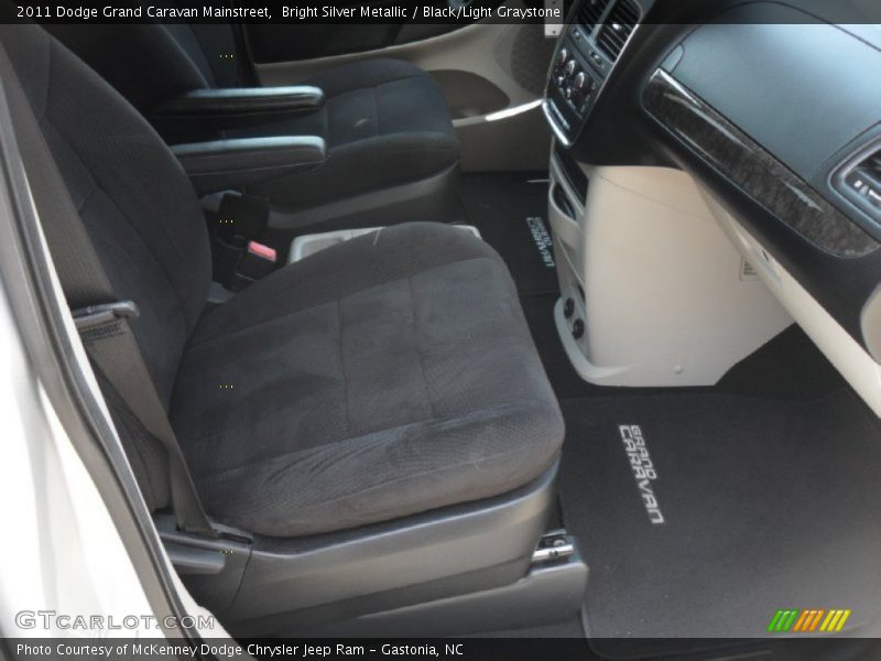 Bright Silver Metallic / Black/Light Graystone 2011 Dodge Grand Caravan Mainstreet