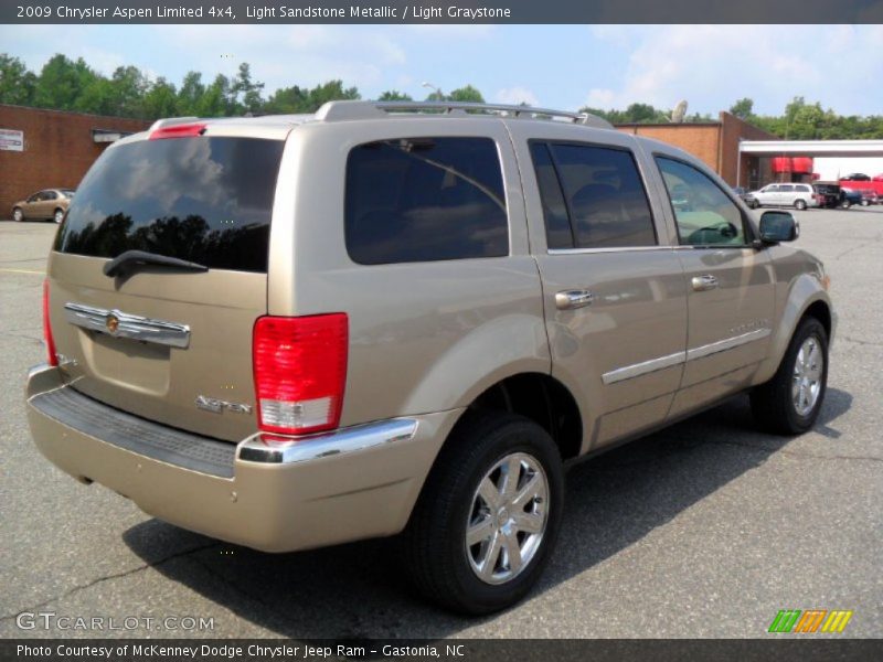 Light Sandstone Metallic / Light Graystone 2009 Chrysler Aspen Limited 4x4