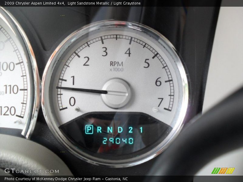 Light Sandstone Metallic / Light Graystone 2009 Chrysler Aspen Limited 4x4