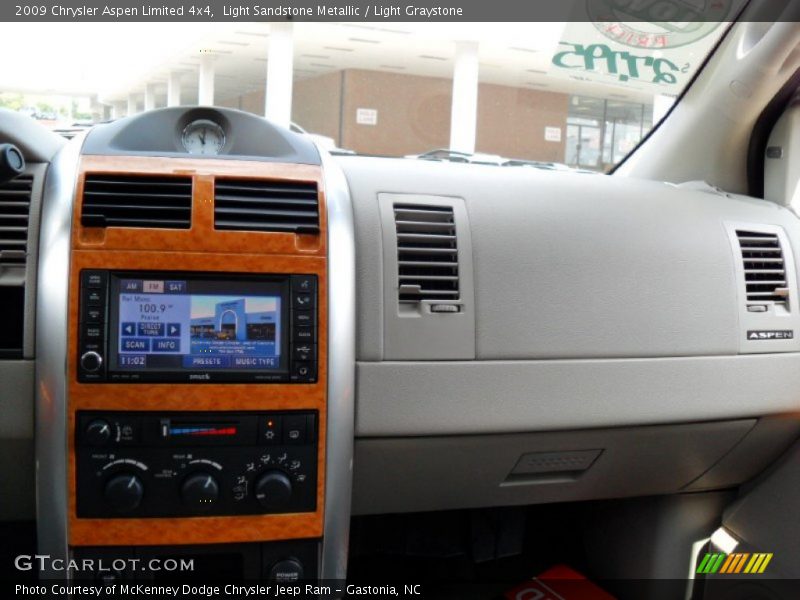 Light Sandstone Metallic / Light Graystone 2009 Chrysler Aspen Limited 4x4