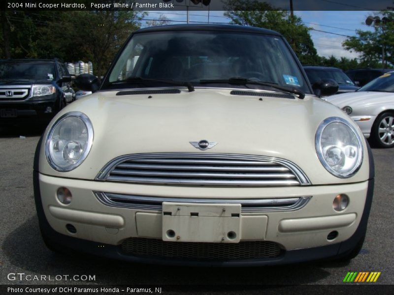 Pepper White / Panther Black 2004 Mini Cooper Hardtop