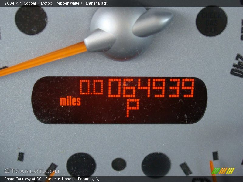 Pepper White / Panther Black 2004 Mini Cooper Hardtop