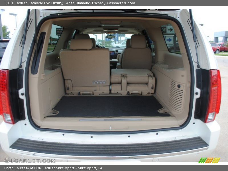  2011 Escalade ESV Luxury Trunk