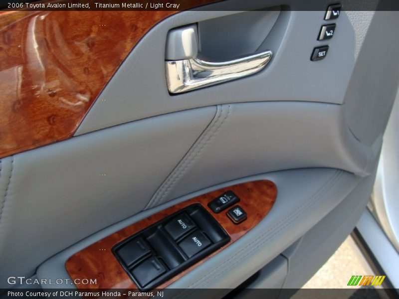 Titanium Metallic / Light Gray 2006 Toyota Avalon Limited
