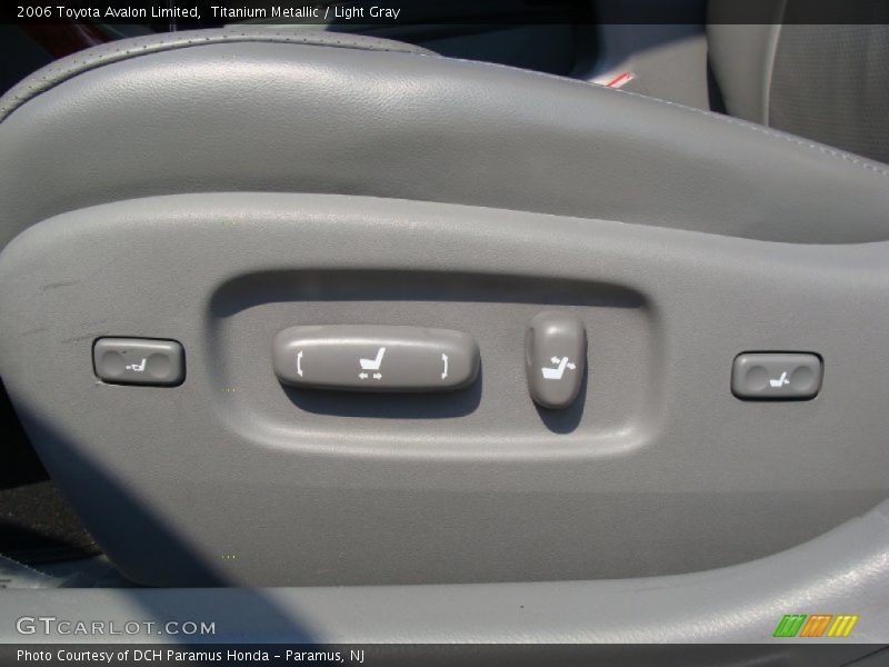 Titanium Metallic / Light Gray 2006 Toyota Avalon Limited