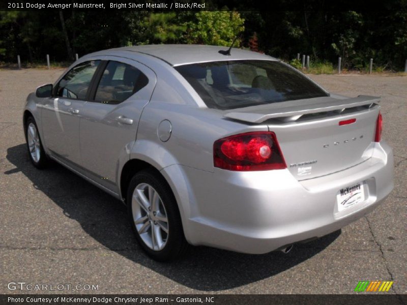 Bright Silver Metallic / Black/Red 2011 Dodge Avenger Mainstreet