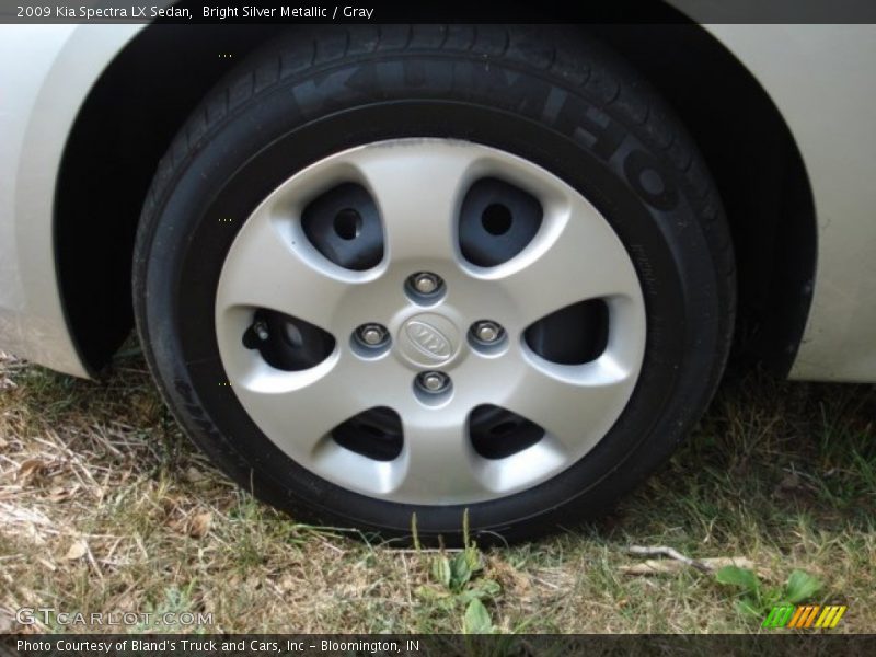 Bright Silver Metallic / Gray 2009 Kia Spectra LX Sedan