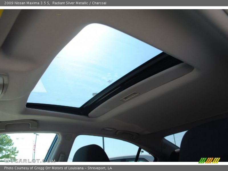 Radiant Silver Metallic / Charcoal 2009 Nissan Maxima 3.5 S