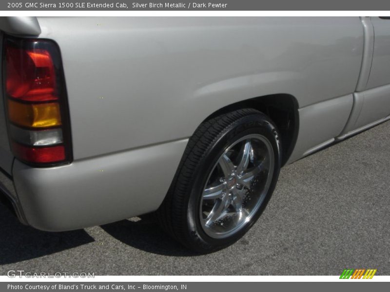Silver Birch Metallic / Dark Pewter 2005 GMC Sierra 1500 SLE Extended Cab