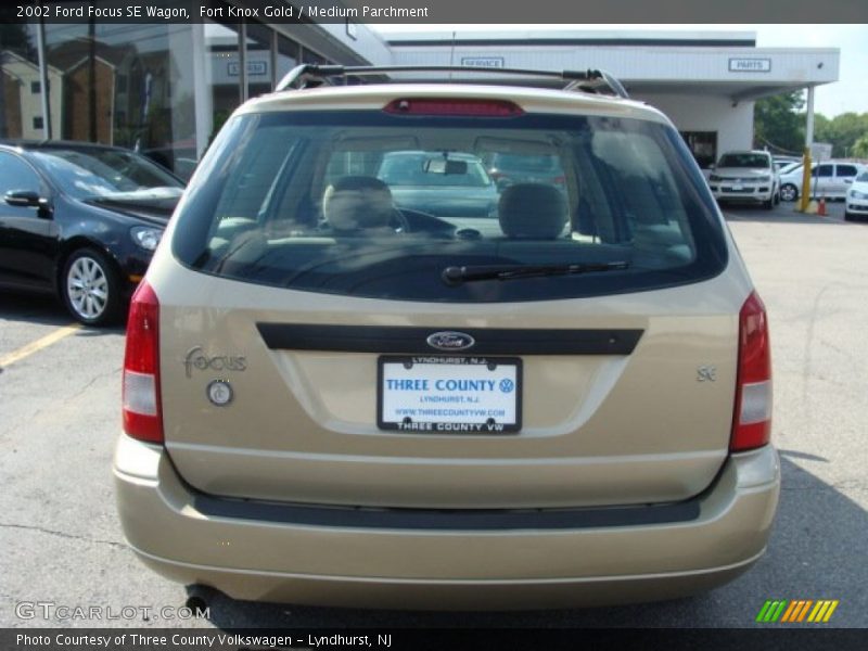 Fort Knox Gold / Medium Parchment 2002 Ford Focus SE Wagon