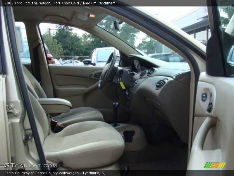 Fort Knox Gold / Medium Parchment 2002 Ford Focus SE Wagon