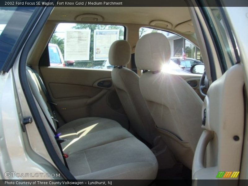 Fort Knox Gold / Medium Parchment 2002 Ford Focus SE Wagon