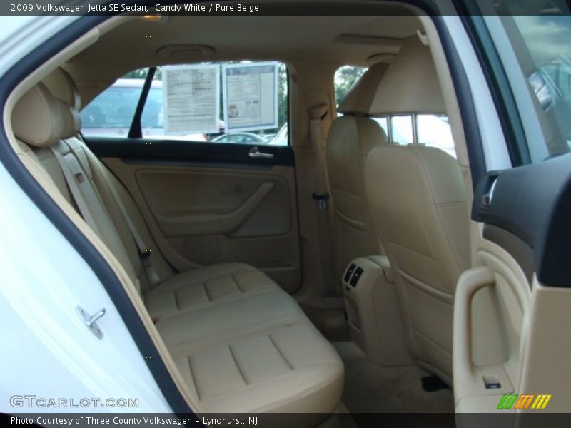 Candy White / Pure Beige 2009 Volkswagen Jetta SE Sedan