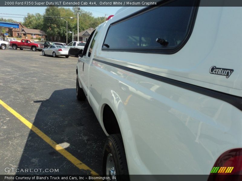 Oxford White / Medium Graphite 2000 Ford F350 Super Duty XLT Extended Cab 4x4