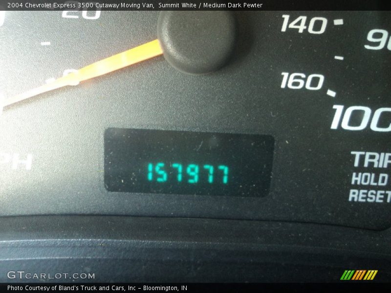 Summit White / Medium Dark Pewter 2004 Chevrolet Express 3500 Cutaway Moving Van