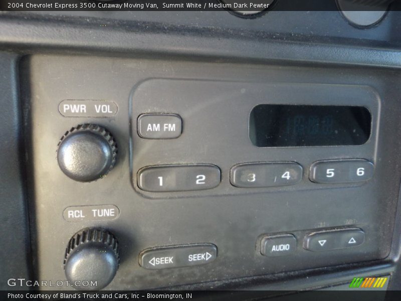 Audio System of 2004 Express 3500 Cutaway Moving Van