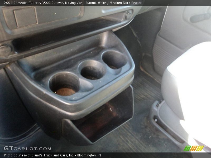 Summit White / Medium Dark Pewter 2004 Chevrolet Express 3500 Cutaway Moving Van