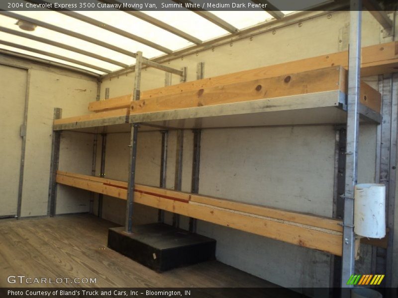 Summit White / Medium Dark Pewter 2004 Chevrolet Express 3500 Cutaway Moving Van