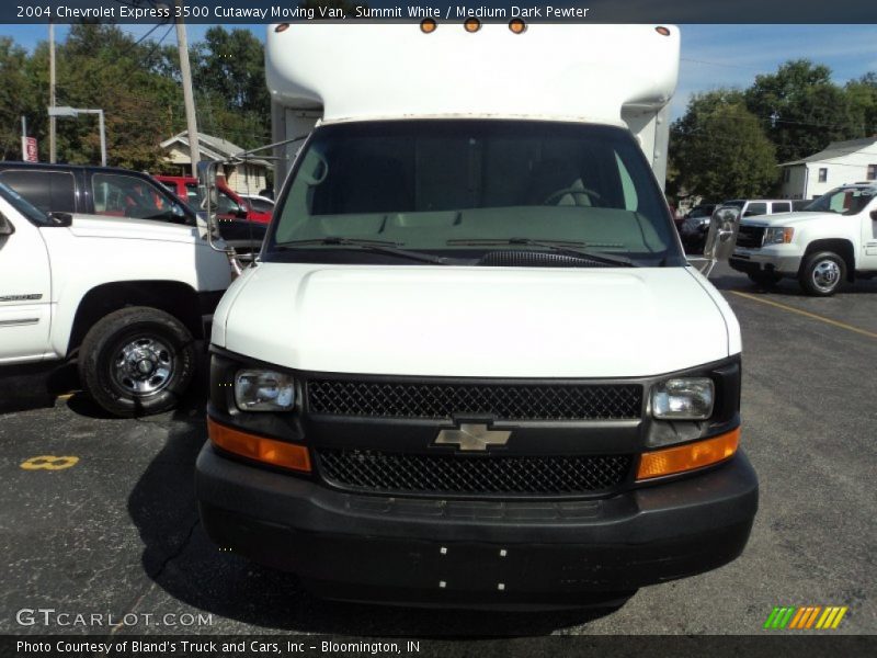 Summit White / Medium Dark Pewter 2004 Chevrolet Express 3500 Cutaway Moving Van