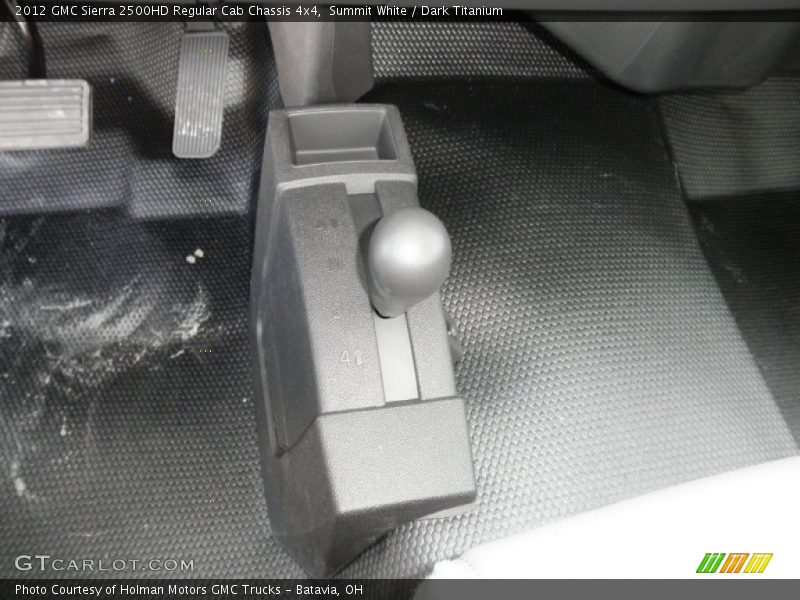 Summit White / Dark Titanium 2012 GMC Sierra 2500HD Regular Cab Chassis 4x4