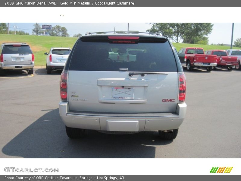 Gold Mist Metallic / Cocoa/Light Cashmere 2009 GMC Yukon Denali AWD