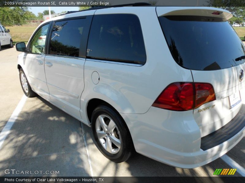 Calla Lilly White / Gobi Beige 2009 Volkswagen Routan SE