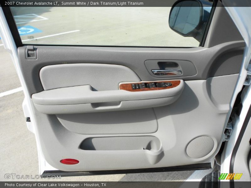 Door Panel of 2007 Avalanche LT