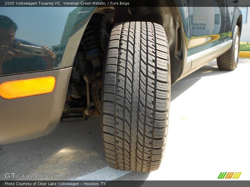 Venetian Green Metallic / Pure Beige 2005 Volkswagen Touareg V6